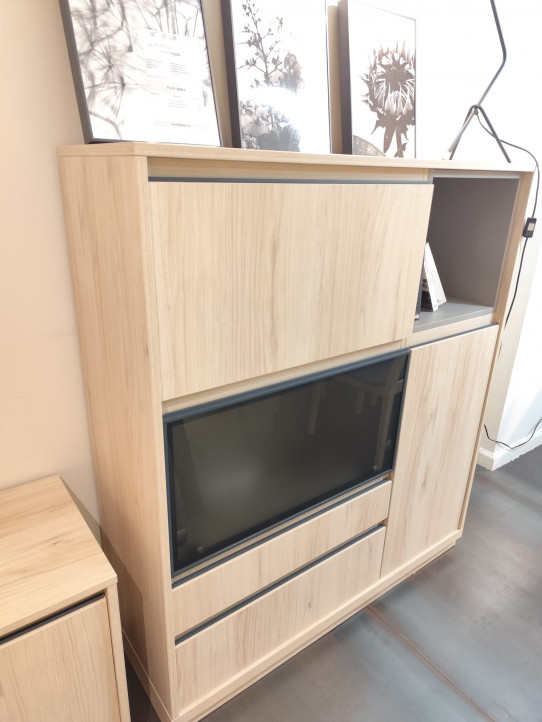 Conjunt moble menjador acabat sintetic de BAIXMODULS 338CMS // ABANS 2620€ // OFERTA EXPO 1575€