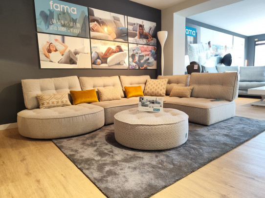 Sofa ARIANNE LOVE DE FAMA 308x235cms // ABANS 3407€ // OFERTA EXPO 2385€