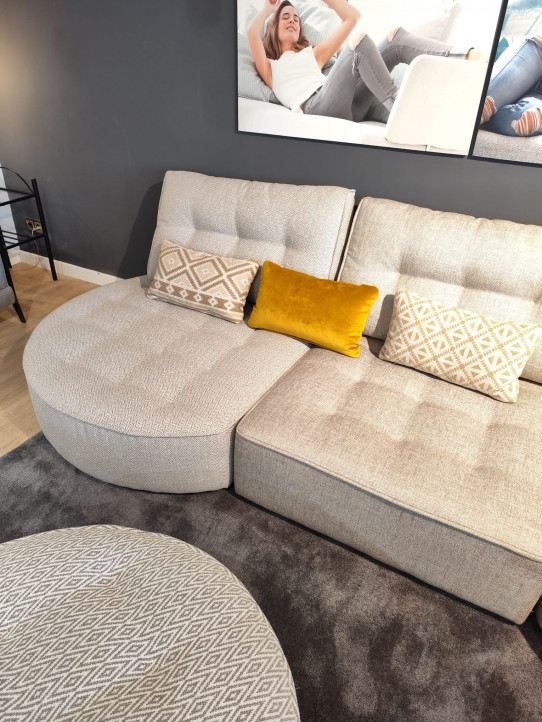 Sofa ARIANNE LOVE DE FAMA 308x235cms // ABANS 3407€ // OFERTA EXPO 2385€