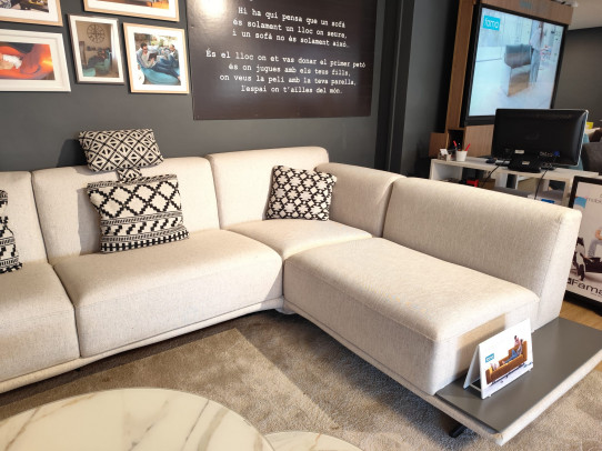 Sofa model KLEE DE FAMA de 325X223CMS // ABANS 3760€ // OFERTA EXPO 2250€