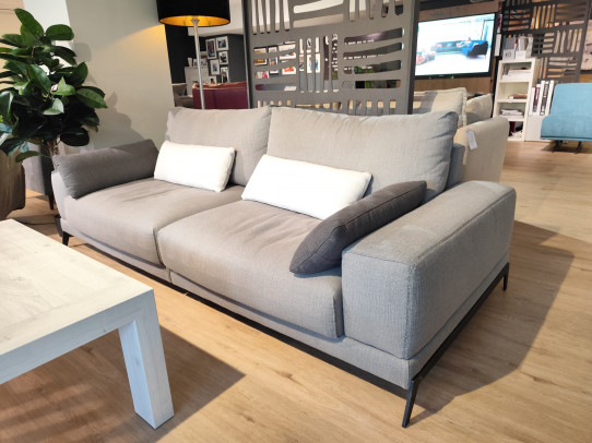 Sofá modular de 250CMS Pedro Ortiz // ABANS 2190 € // OFERTA EXPO 1050€