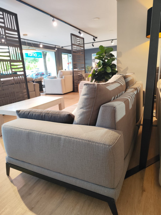 Sofá modular de 250CMS Pedro Ortiz // ABANS 2190 € // OFERTA EXPO 1050€