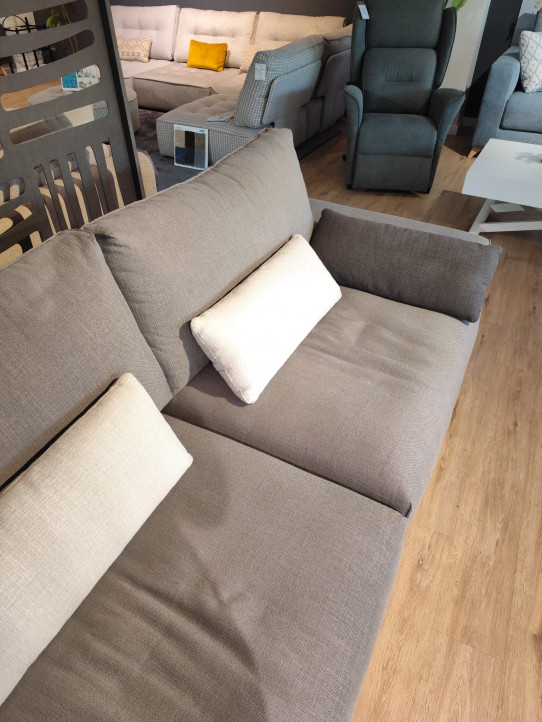 Sofá modular de 250CMS Pedro Ortiz // ABANS 2190 € // OFERTA EXPO 1050€